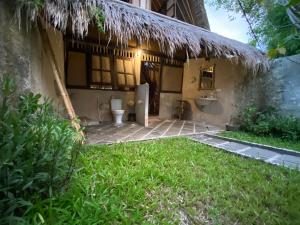 flower bud bungalows