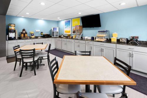 Days Inn By Wyndham Hornell Ny,,2 star