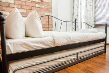 cozy studio room the jarrdin cihampelas