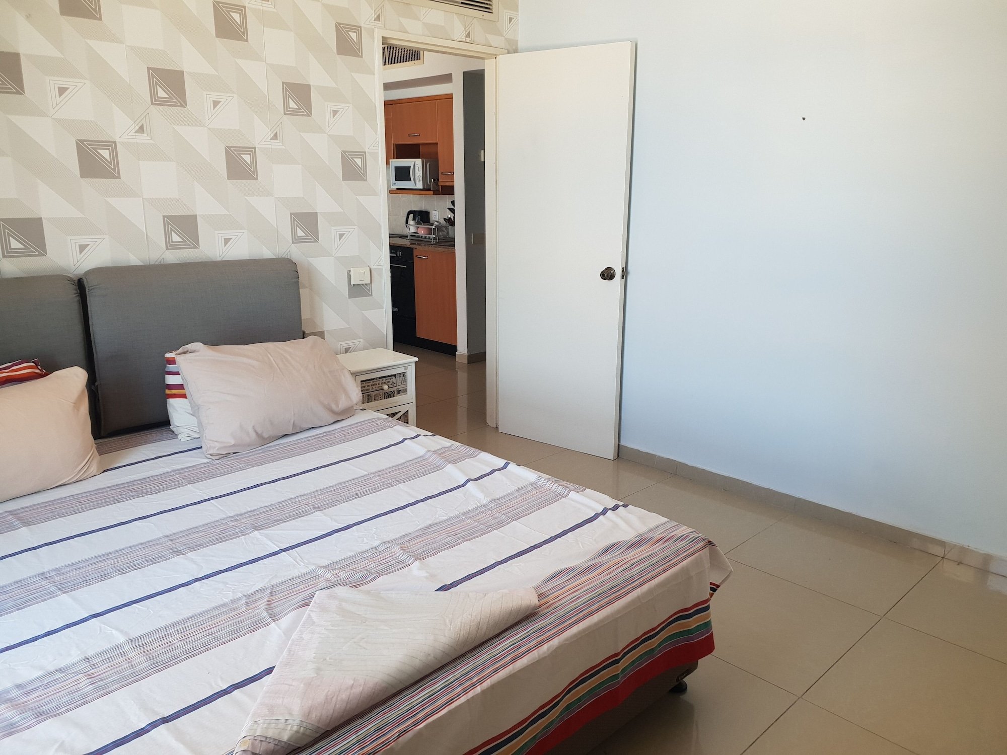 marom hof hacarmel apartments