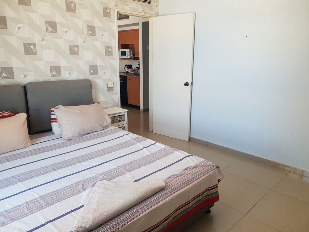 marom hof hacarmel apartments