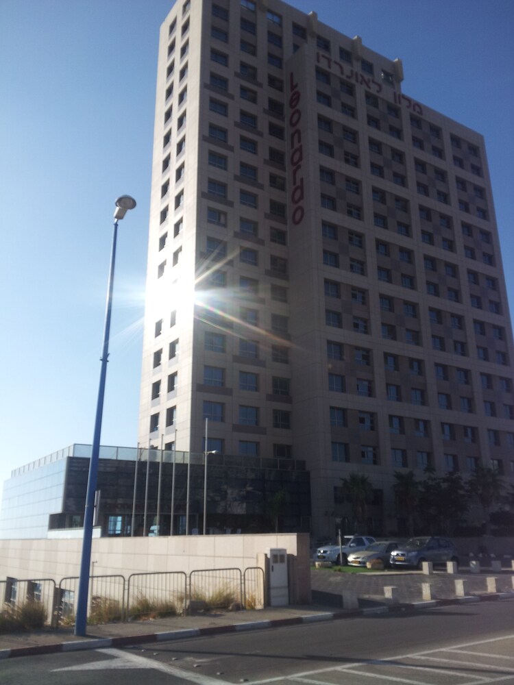 marom hof hacarmel apartments