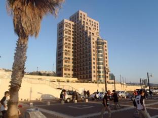 marom hof hacarmel apartments