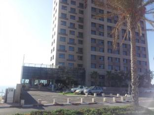 marom hof hacarmel apartments