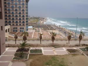 marom hof hacarmel apartments