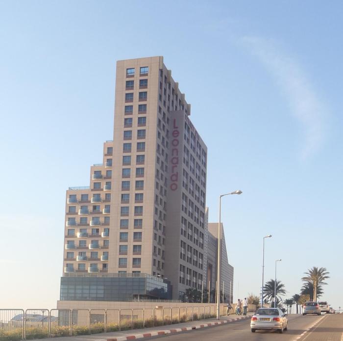 marom hof hacarmel apartments