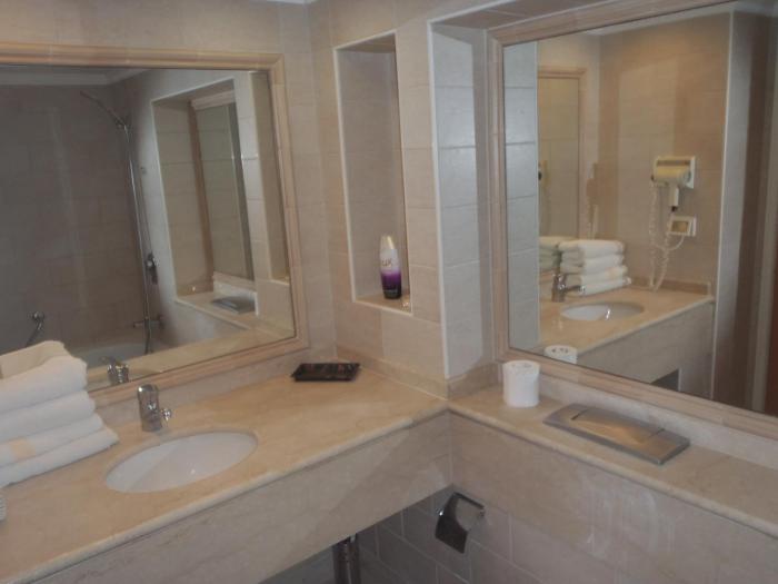 marom hof hacarmel apartments