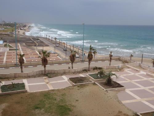 marom hof hacarmel apartments