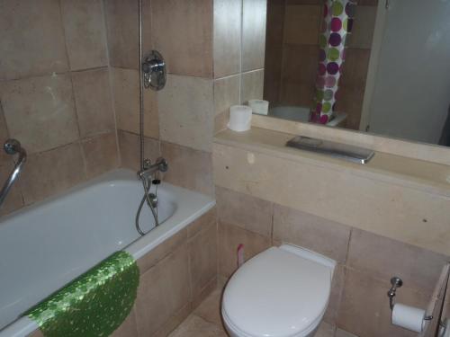 marom hof hacarmel apartments