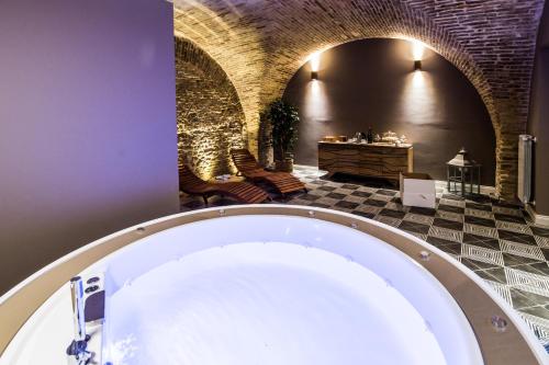 marie claire apartments and spa