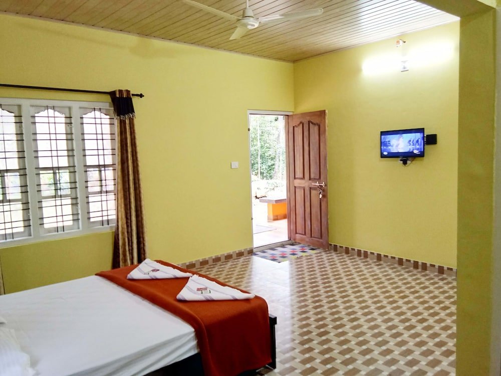 Himadri Retreat Cottages,Kolagappara>>Kalpetta,2.5 star