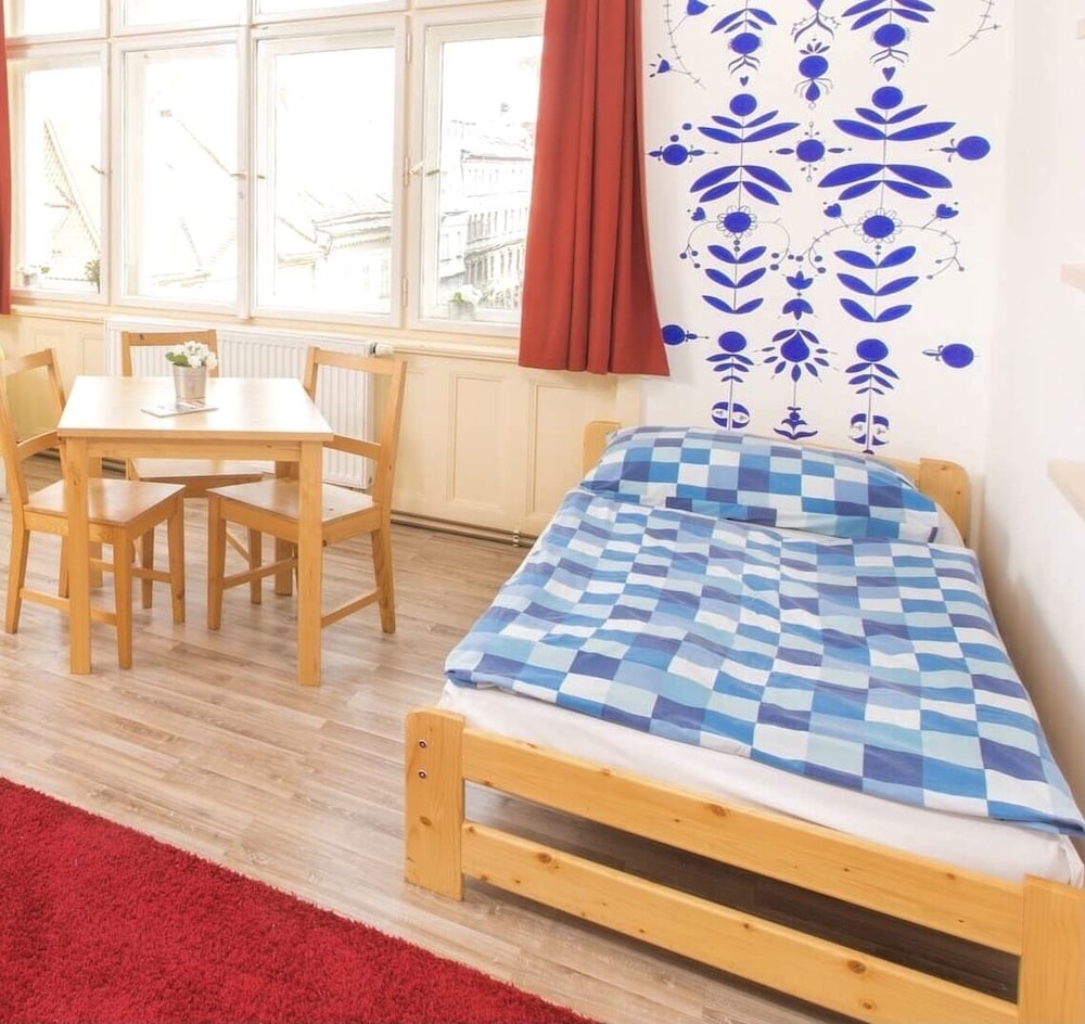 hostel downtown