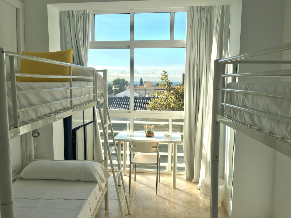 la moraga de poniente malaga hostel