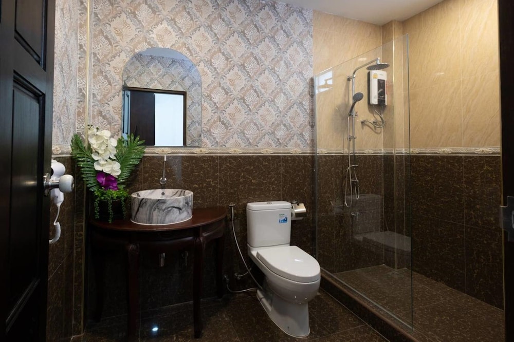 lanna kamin pool villa airport