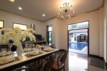 lanna kamin pool villa airport