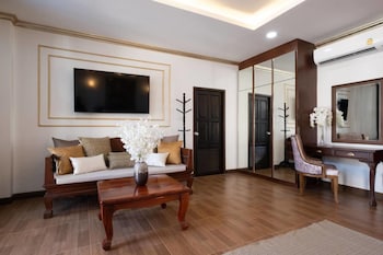 lanna kamin pool villa airport