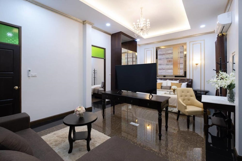 lanna kamin pool villa airport