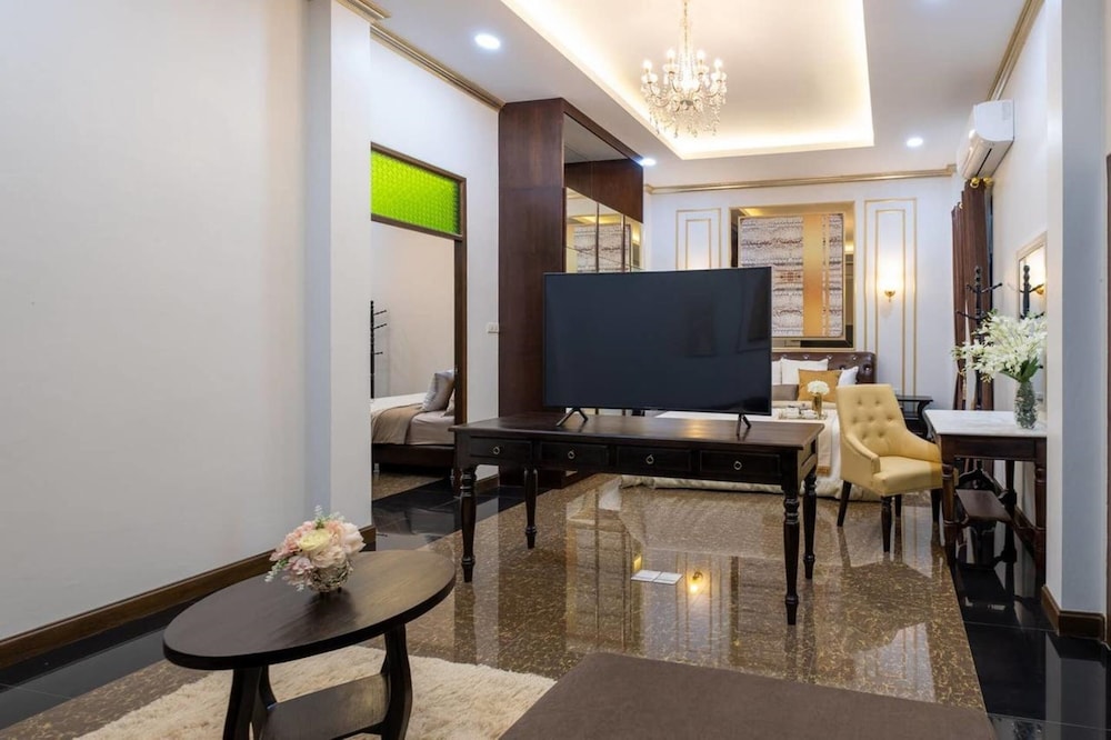 lanna kamin pool villa airport