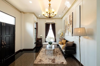 lanna kamin pool villa airport