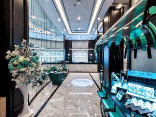 xana hotellea chengdu greenland being funny xiangg