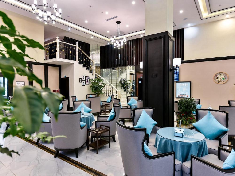 xana hotellea chengdu greenland being funny xiangg