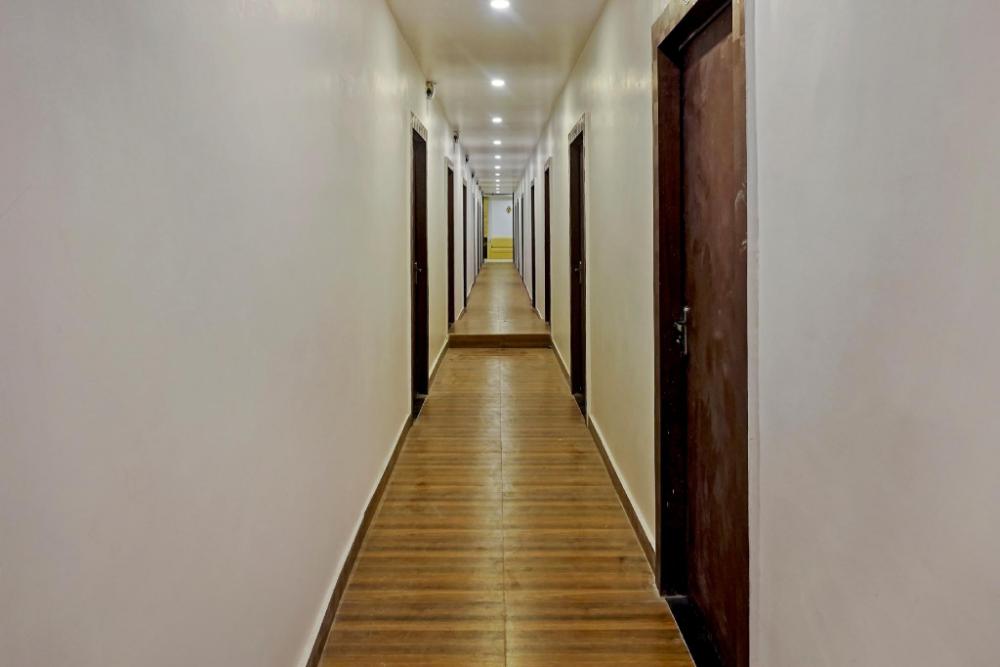 collection o gauri shree hotel