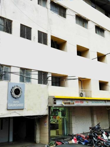 collection o gauri shree hotel