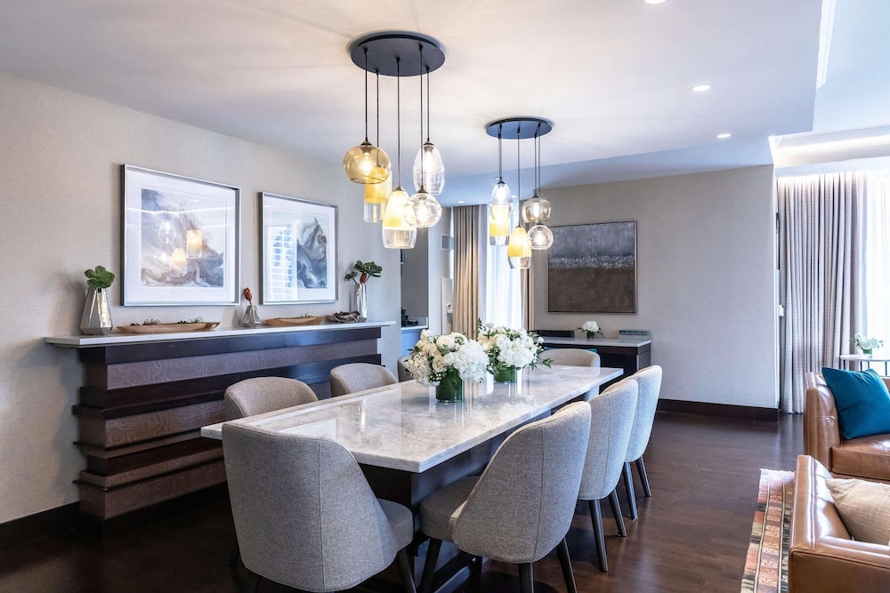 radisson blu aqua hotel chicago