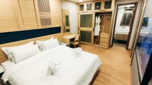 pleasant condominiums