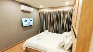 pleasant condominiums