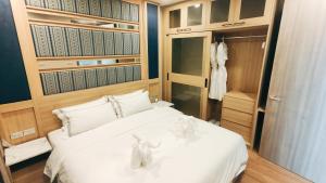 pleasant condominiums