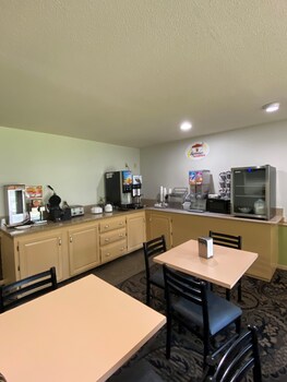 super 8 by wyndham williams