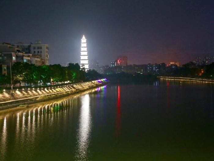 lavande hotel gaozhou xiantai bridge branch