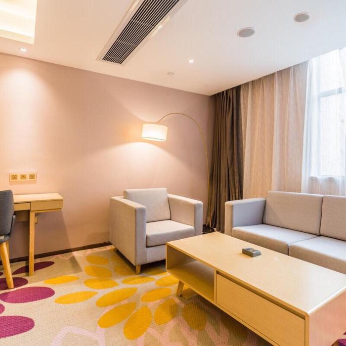 lavande hotel gaozhou xiantai bridge branch