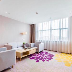 lavande hotel gaozhou xiantai bridge branch