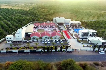 gir athiz resort with swimming pool