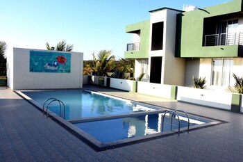 gir athiz resort with swimming pool