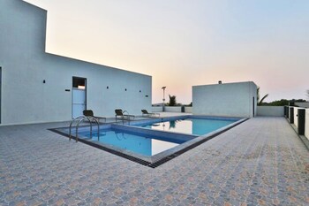 gir athiz resort with swimming pool
