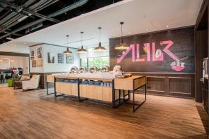 all ur boutique motel xinzhuang branch