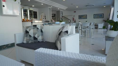 lively hotel