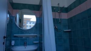 lively hotel
