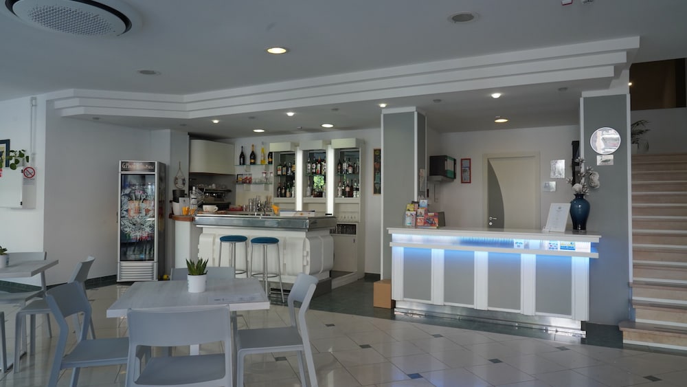 lively hotel