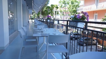 lively hotel