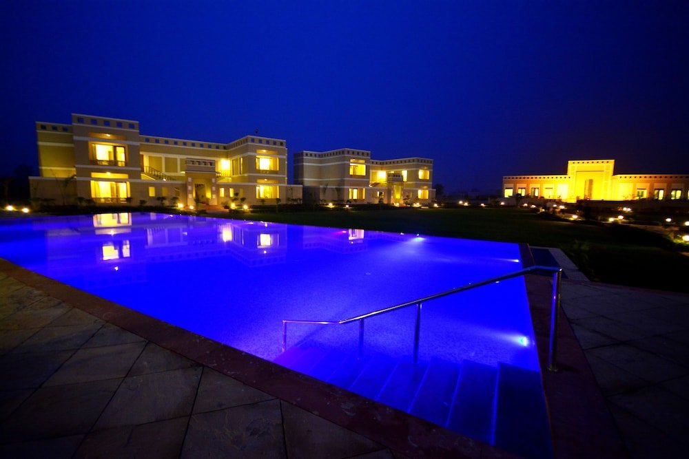 Treehouse Achrol Niwas,,3 star