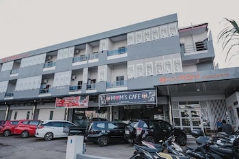 Sharon Square,,0 star