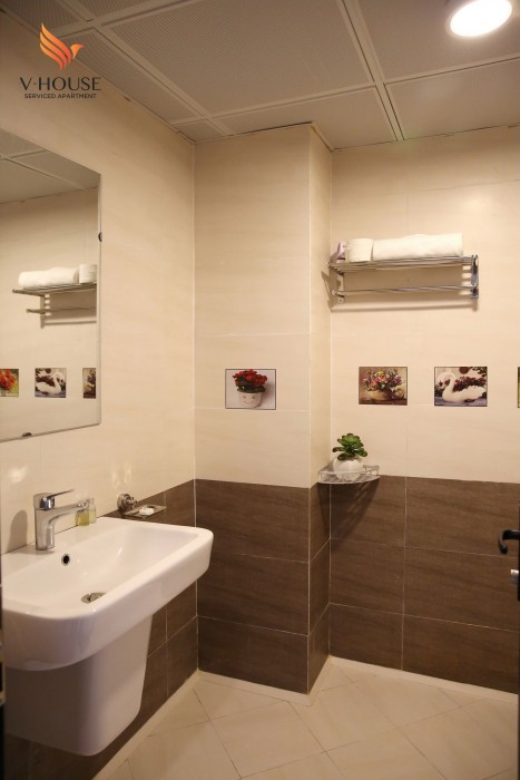 v house 5 serviced apartment