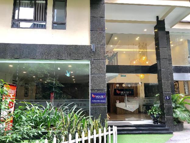 v house 5 serviced apartment