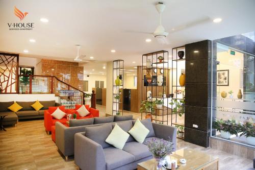 v house 5 serviced apartment