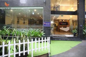 v house 5 serviced apartment