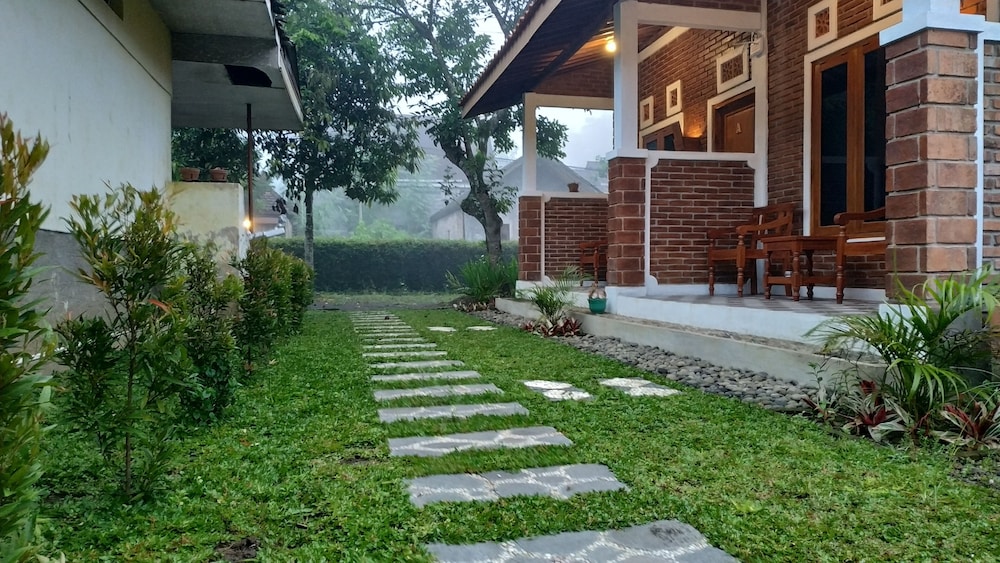 genthong homestay hostel